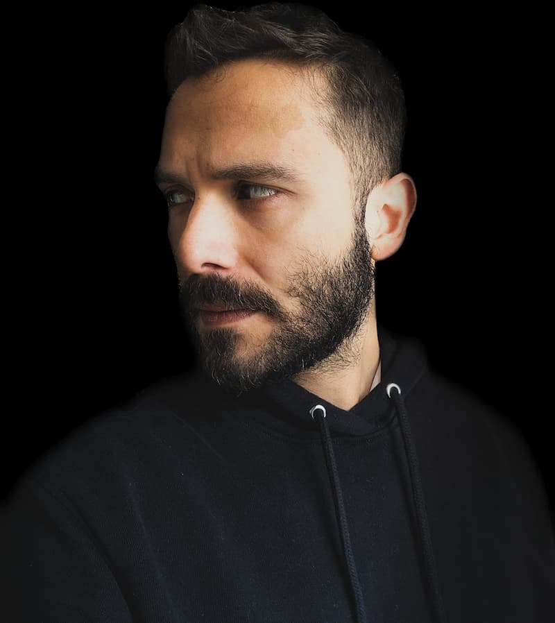 ozan guner headshot
